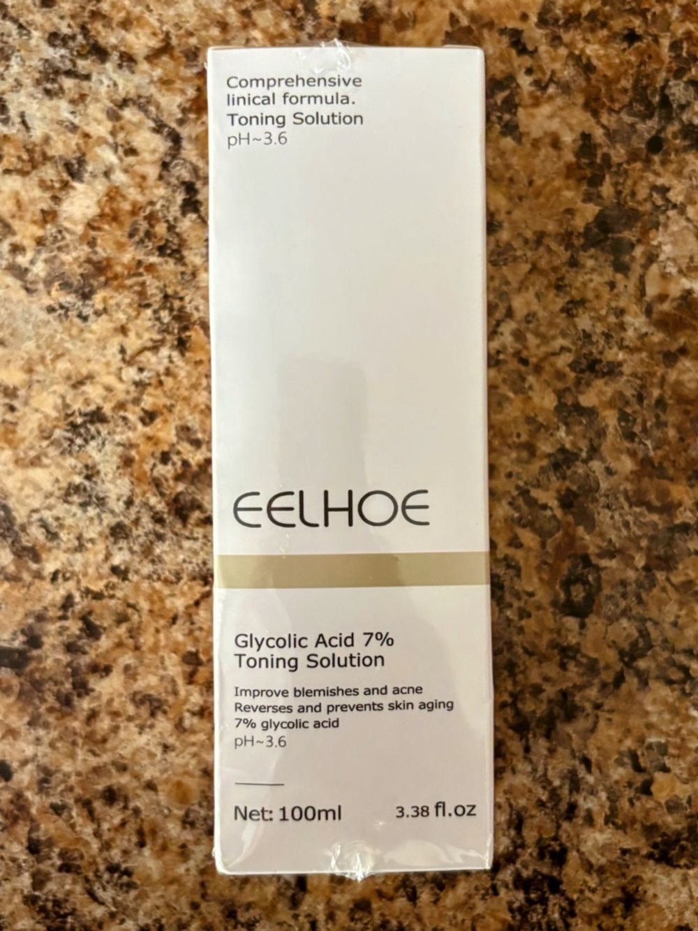EELHOE Glycolic Acid 7% Toning Solution - White with Gold Accent